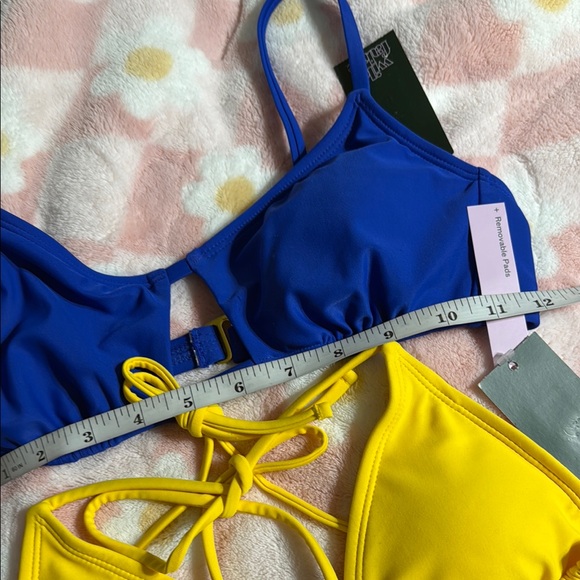 Vibrant Bikini Set with Floral Design - Picture 4 of 10